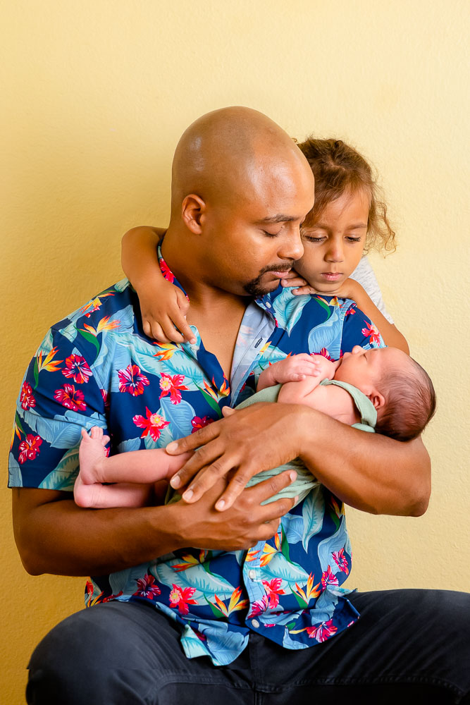 middle georgia newborn photographer. Newborn photo shoot with family